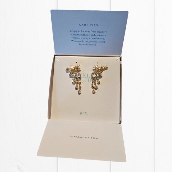 Stella & Dot Jewelry - New Stella & Dot Starburst Dangle Earrings